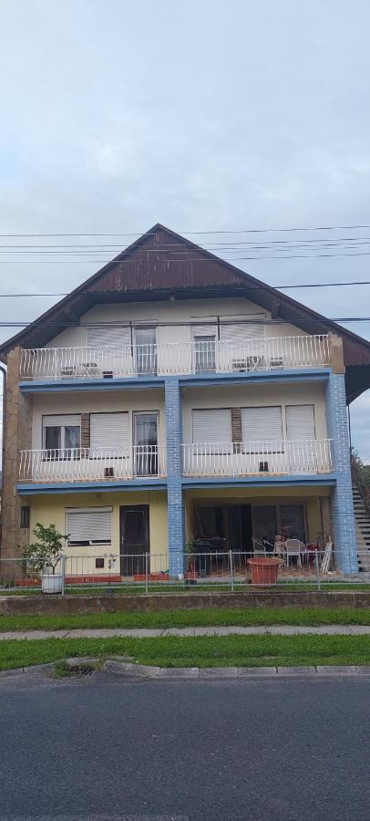 Bluebird Apartman Zalakaros Exterior foto